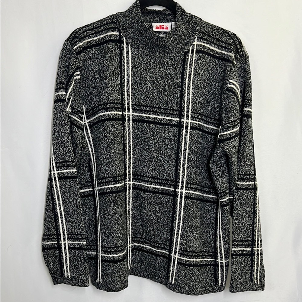 ALIA Black and White Crewneck Sweater Grid pattern Crew Neck Knitted Sweatshirt